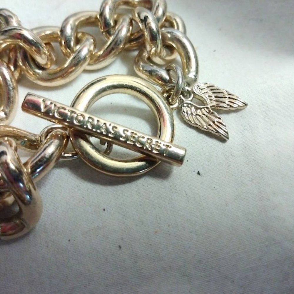 Gold-Tone Jewelry Lot 7pc Quiet Luxury Maximalist Layering Monet Victoria Secret - Picture 6 of 12